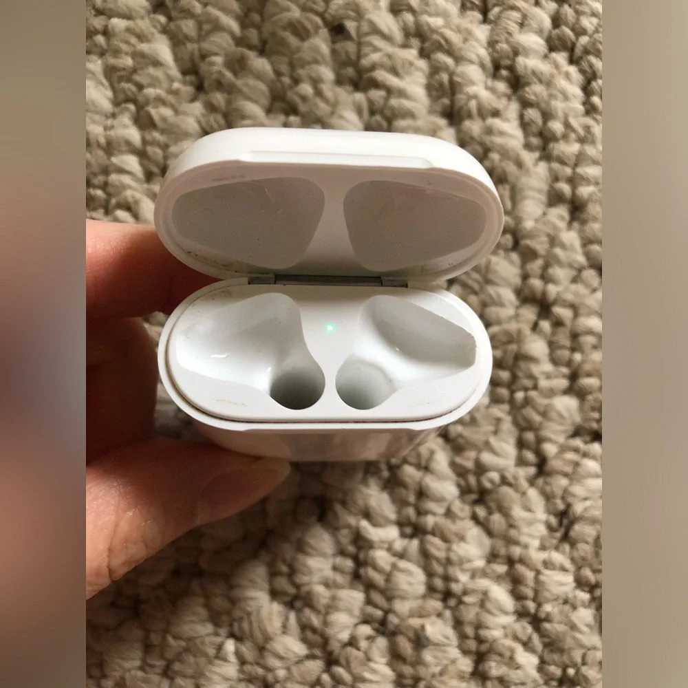 Apple Airpods 1st Gen Authentic Replacement Charging Charger Case A1602 with box
